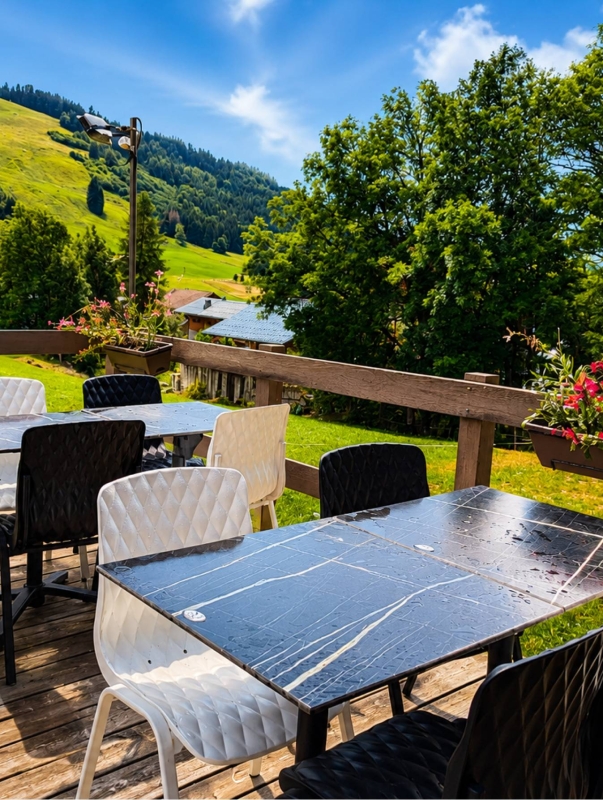 Le restaurant - La Taverne D'Ici Et D'Ailleurs - restaurant LA CHAPELLE-D'ABONDANCE - Pizzeria Châtel - Pizzeria Chatel - Pizza Chatel - Pizza Châtel- Pizzeria La Chapelle d Abondance